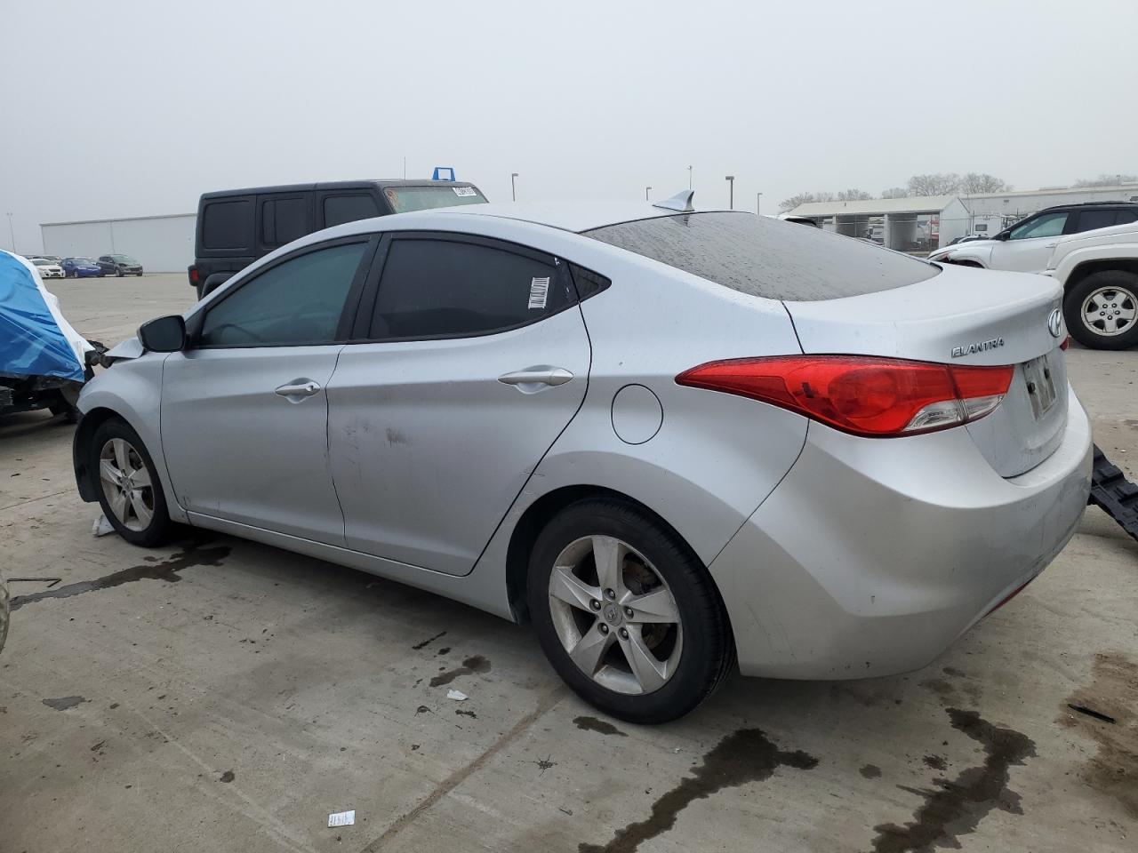 2012 Hyundai Elantra - Image 2