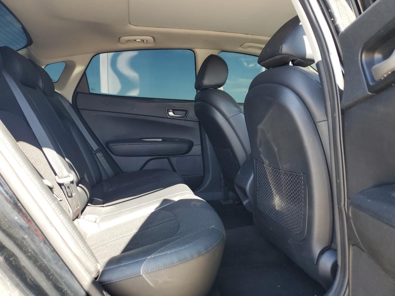 2019 Kia Optima - Image 10