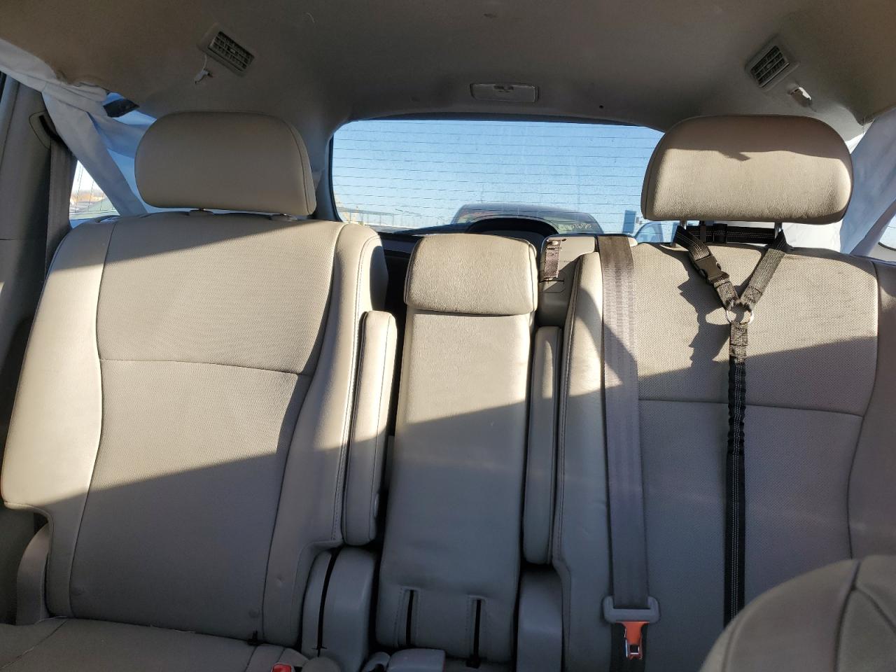 2013 Toyota Highlander - Image 10