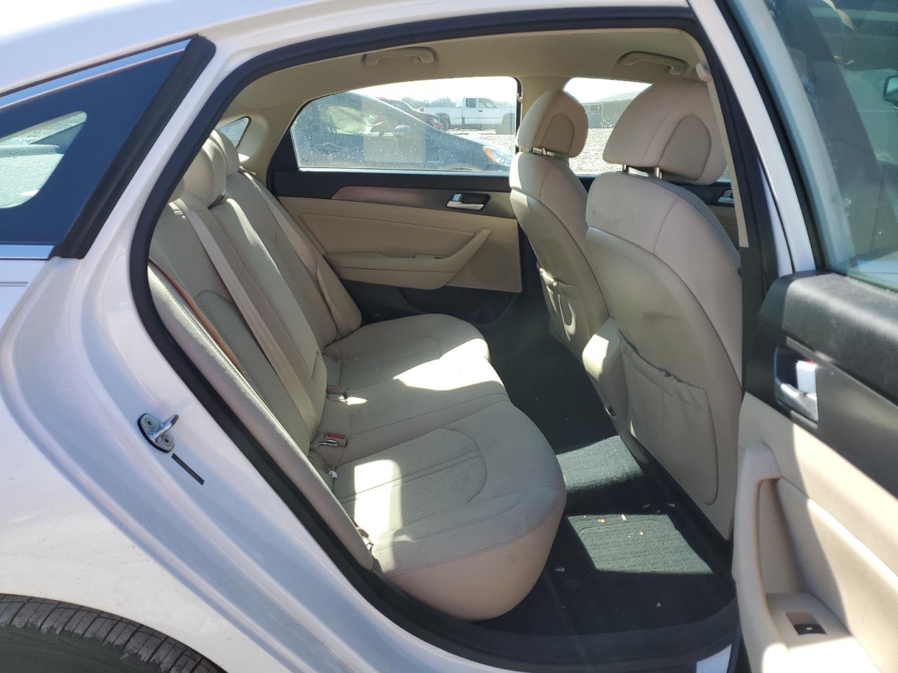 2015 Hyundai Sonata - Image 10