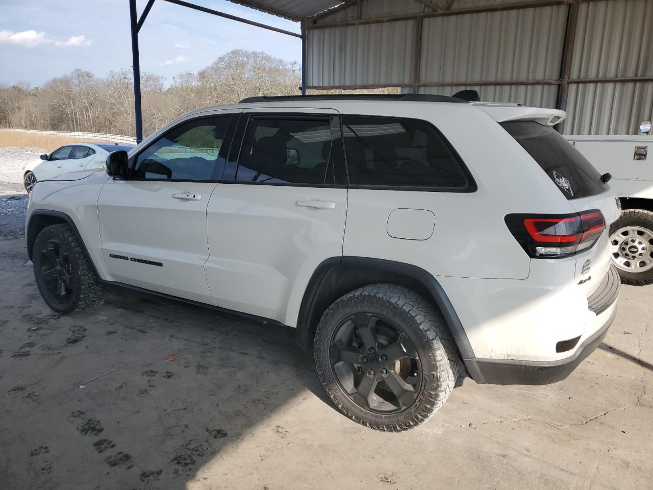 2018 Jeep Grand Cherokee - Image 2