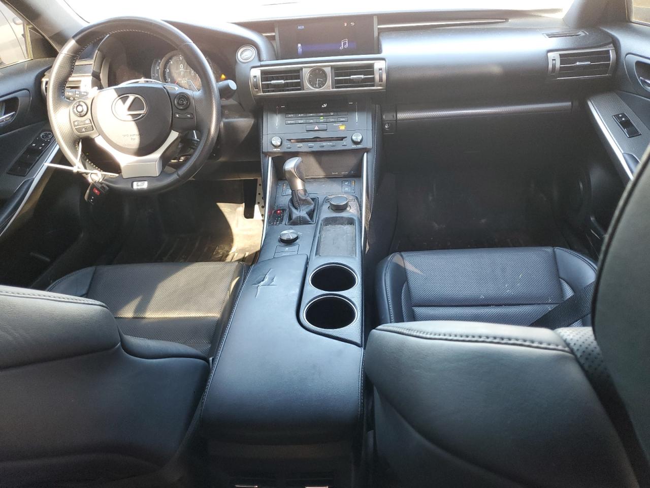 2015 Lexus IS - Image 8