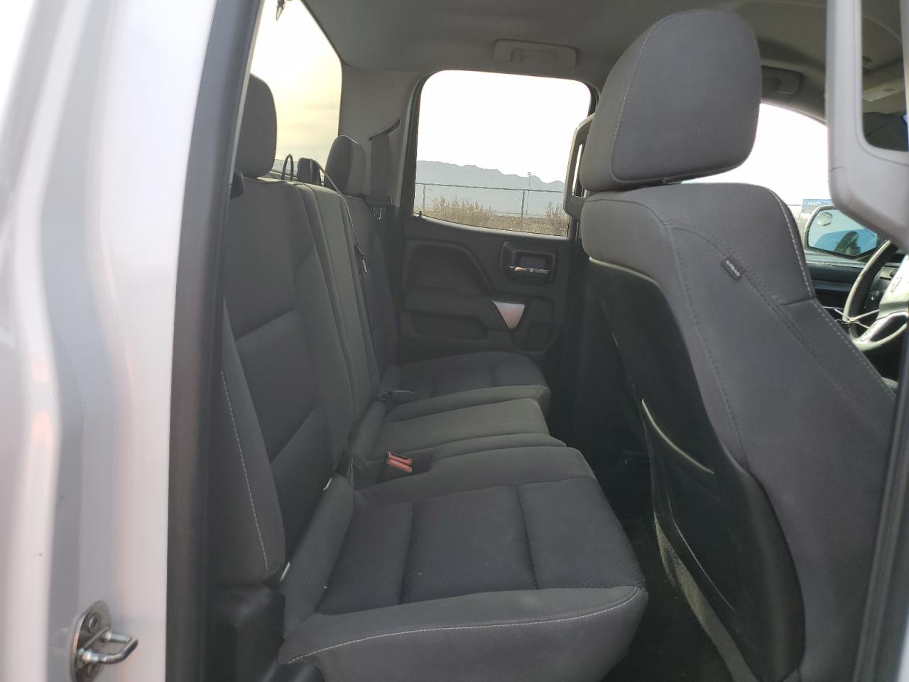 2015 Chevrolet Silverado - Image 10