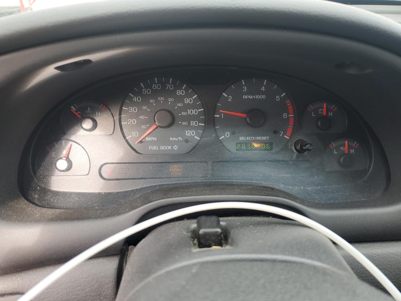 2004 Ford Mustang - Image 9