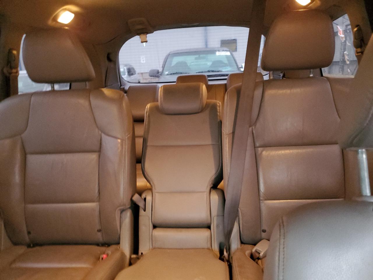 2011 Honda Odyssey - Image 10
