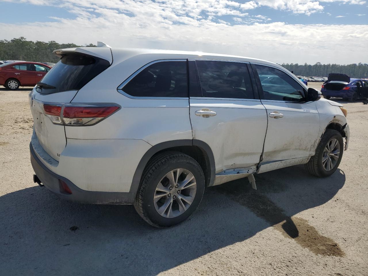 2015 Toyota Highlander - Image 3
