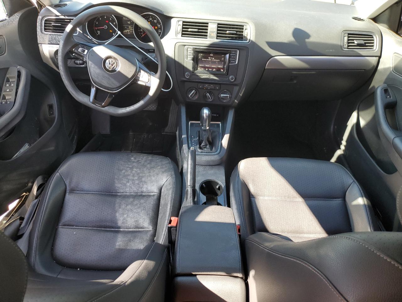 2018 Volkswagen Jetta - Image 8