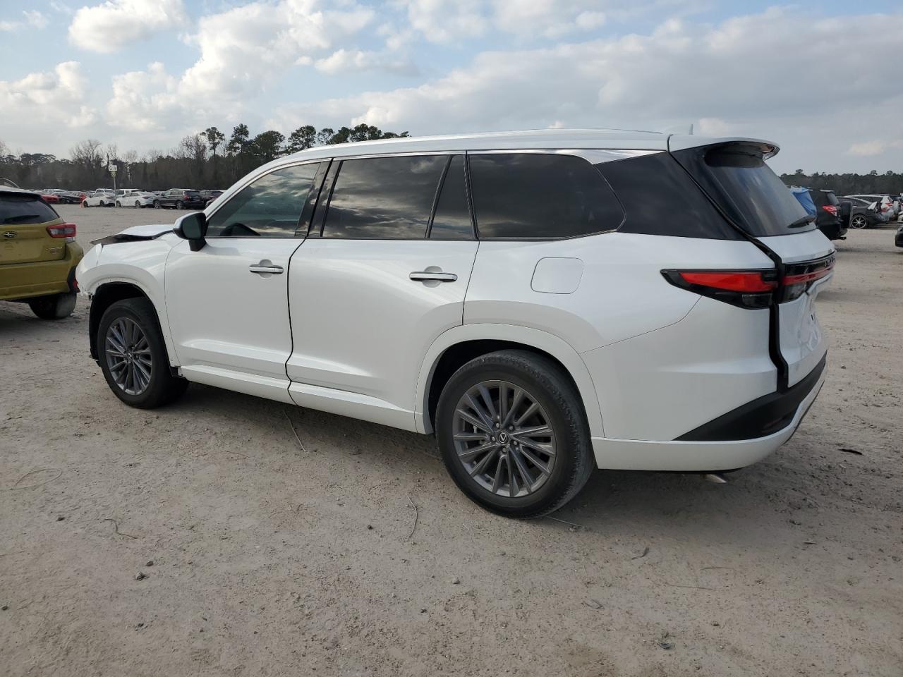 2024 Lexus TX - Image 3