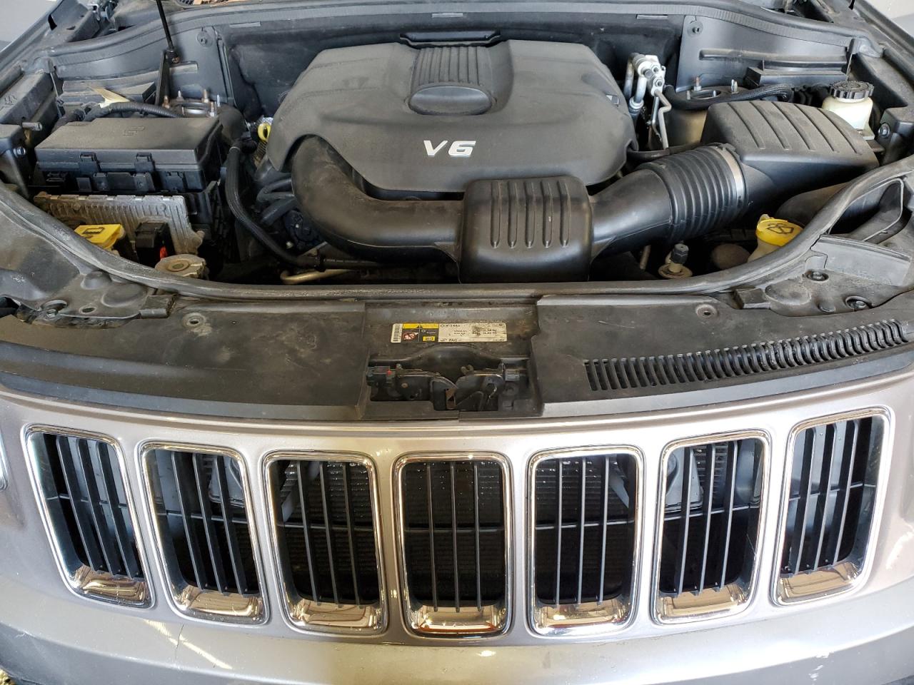 2014 Jeep Grand Cherokee - Image 11