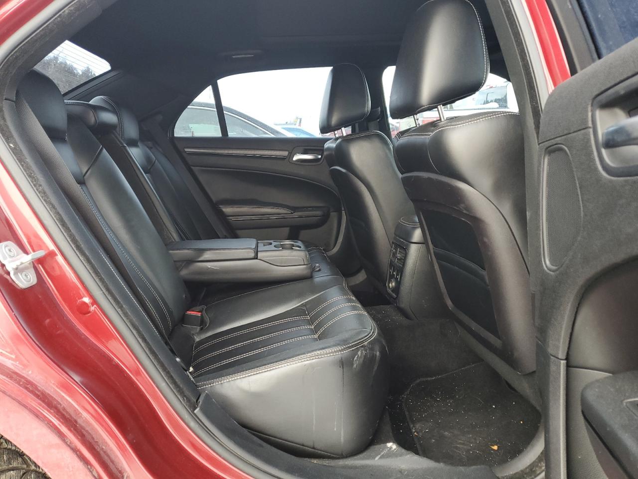 2012 Chrysler 300 - Image 10