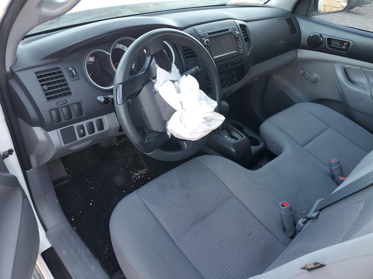 2013 Toyota Tacoma - Image 8