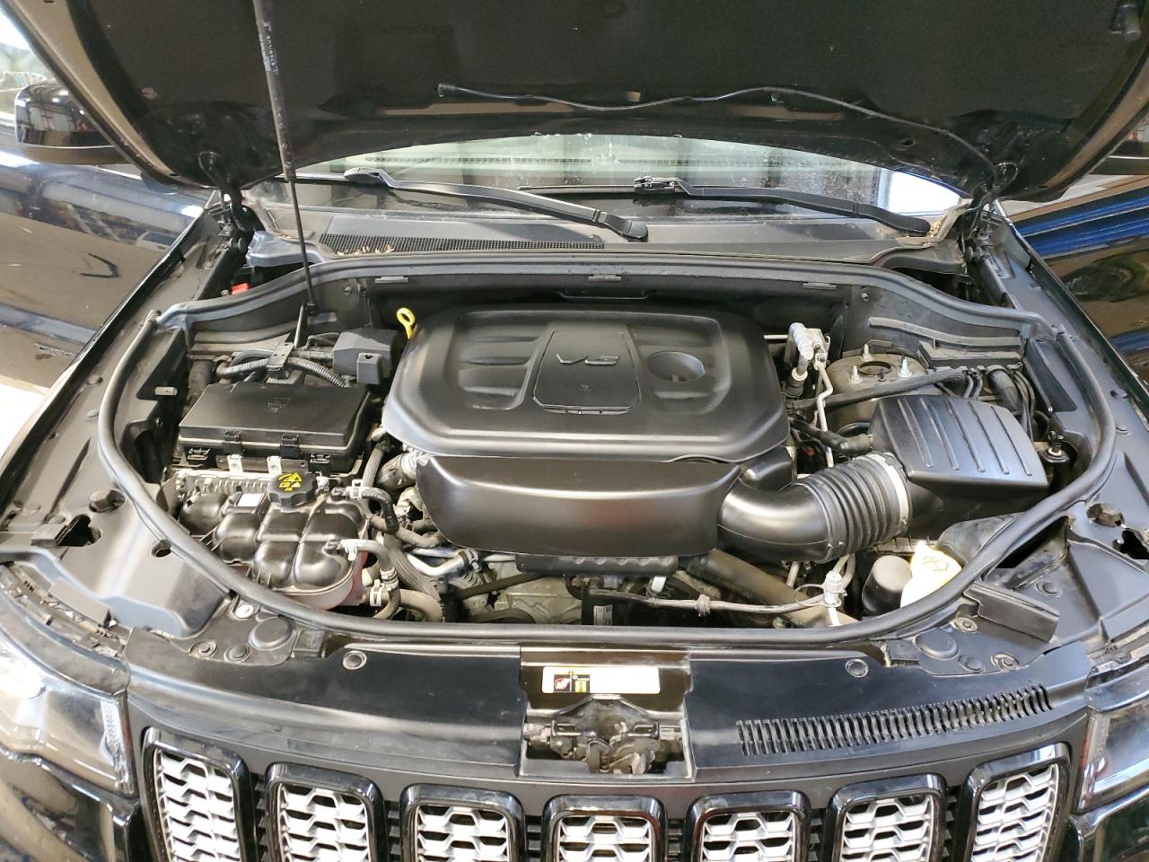 2019 Jeep Grand Cherokee - Image 12