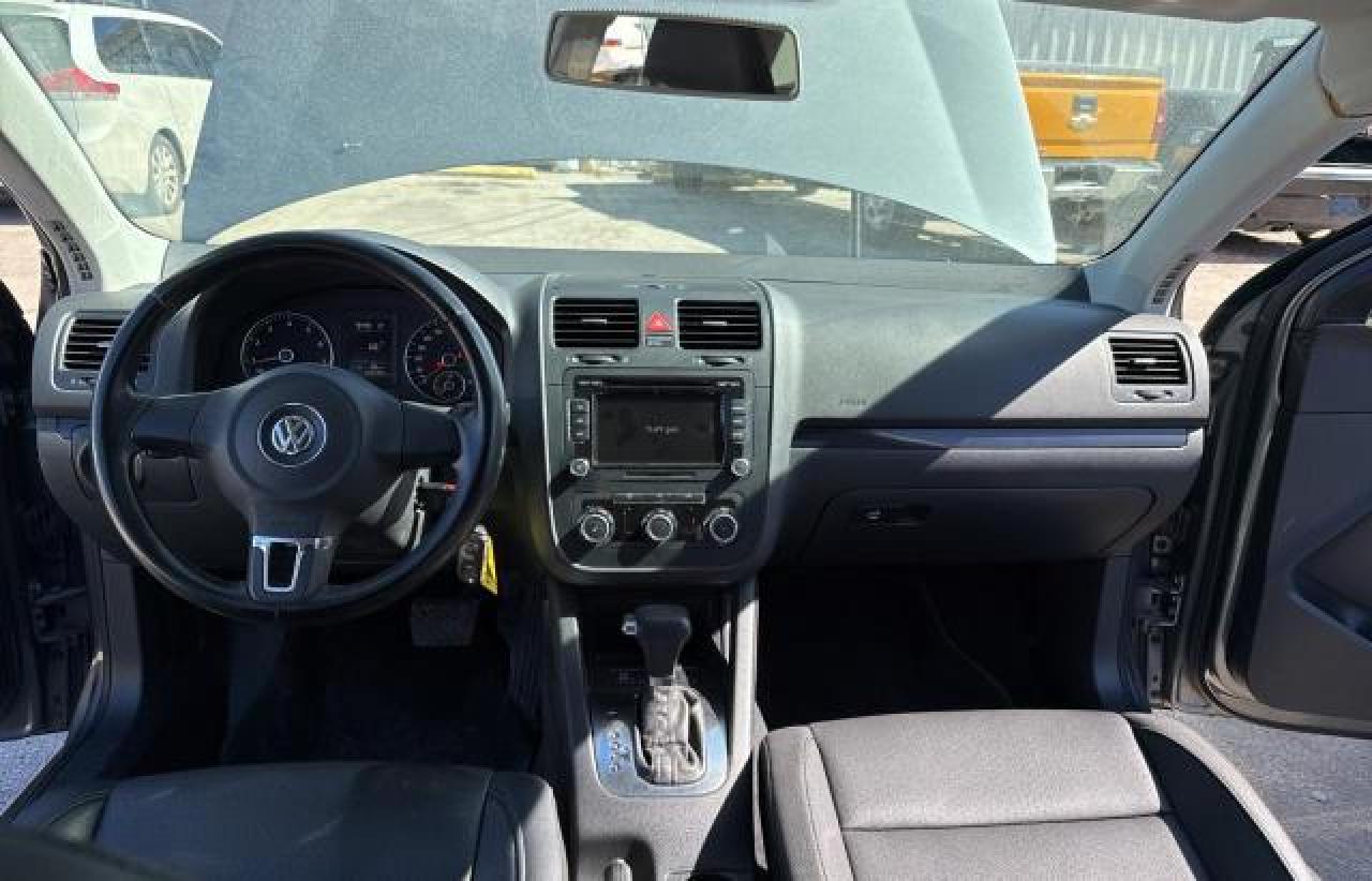 2010 Volkswagen Jetta - Image 9