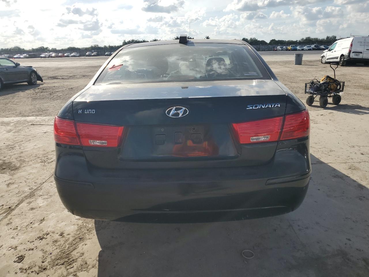 2009 Hyundai Sonata - Image 6