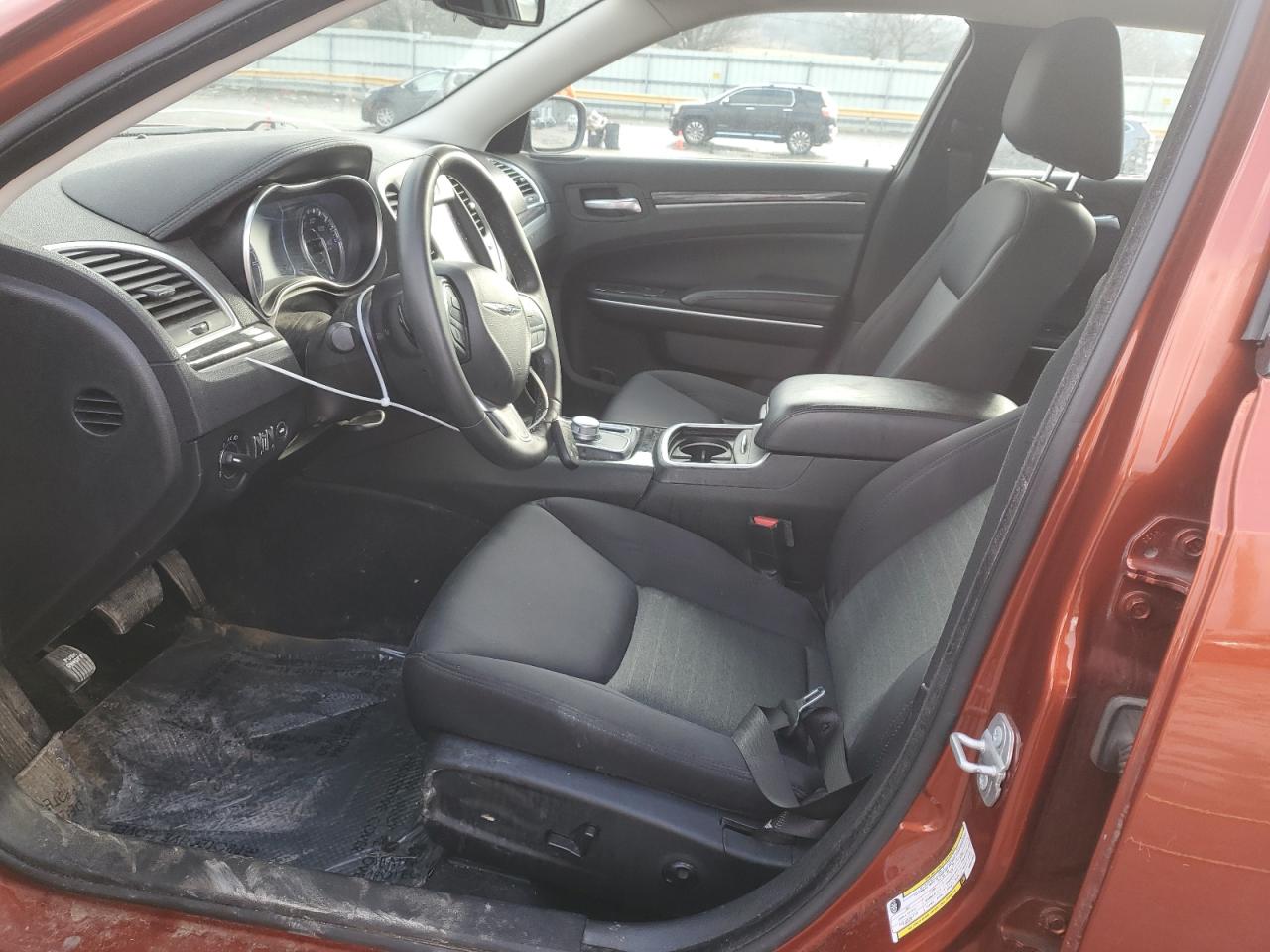 2021 Chrysler 300 - Image 7