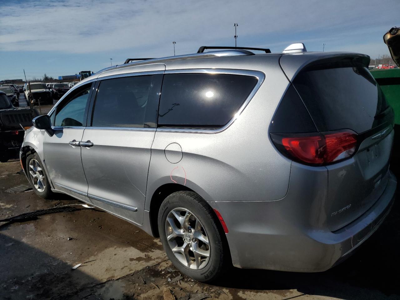 2018 Chrysler Pacifica - Image 2