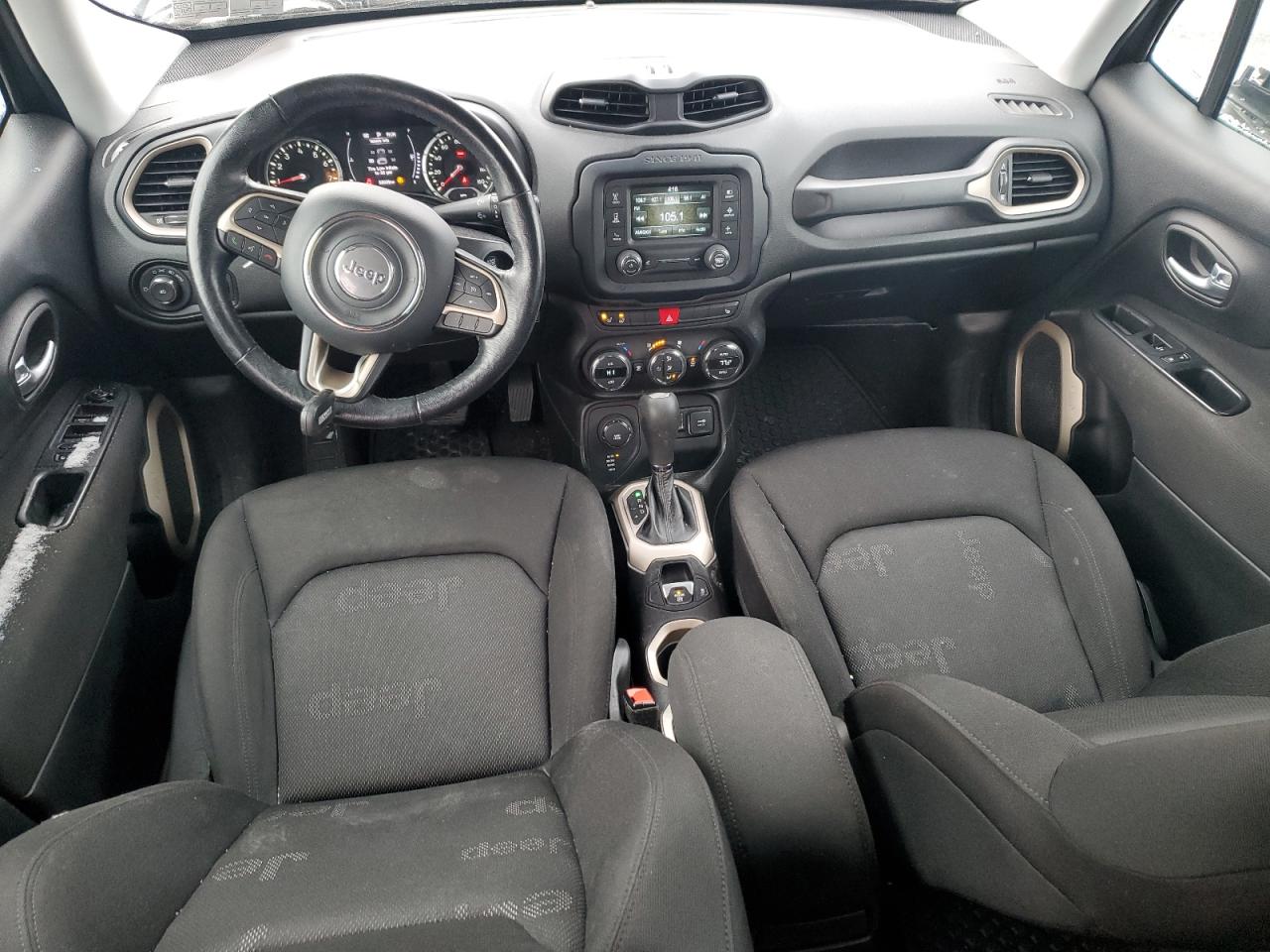 2017 Jeep Renegade - Image 8