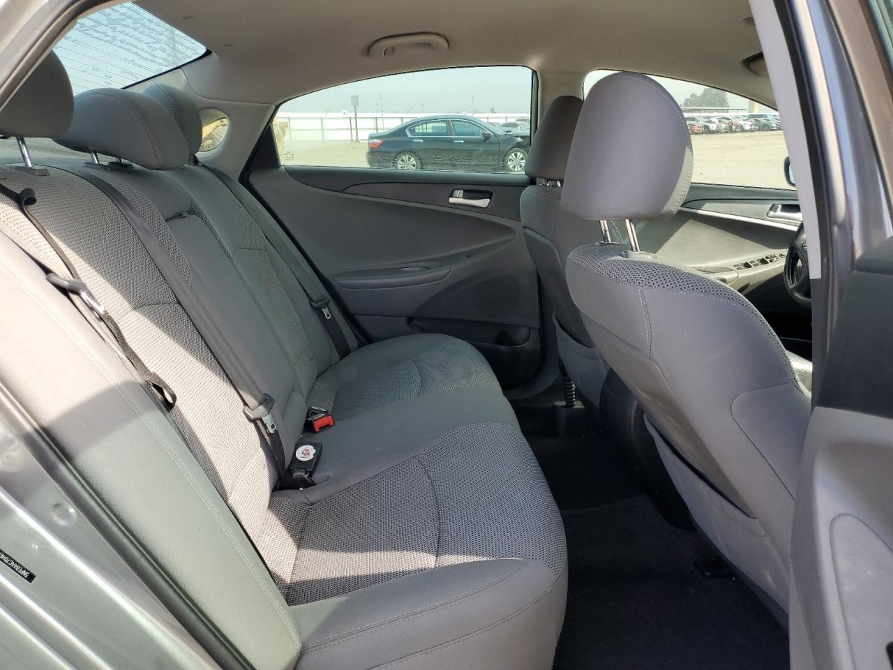 2013 Hyundai Sonata - Image 10