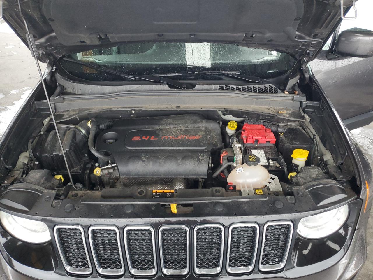 2020 Jeep Renegade - Image 12