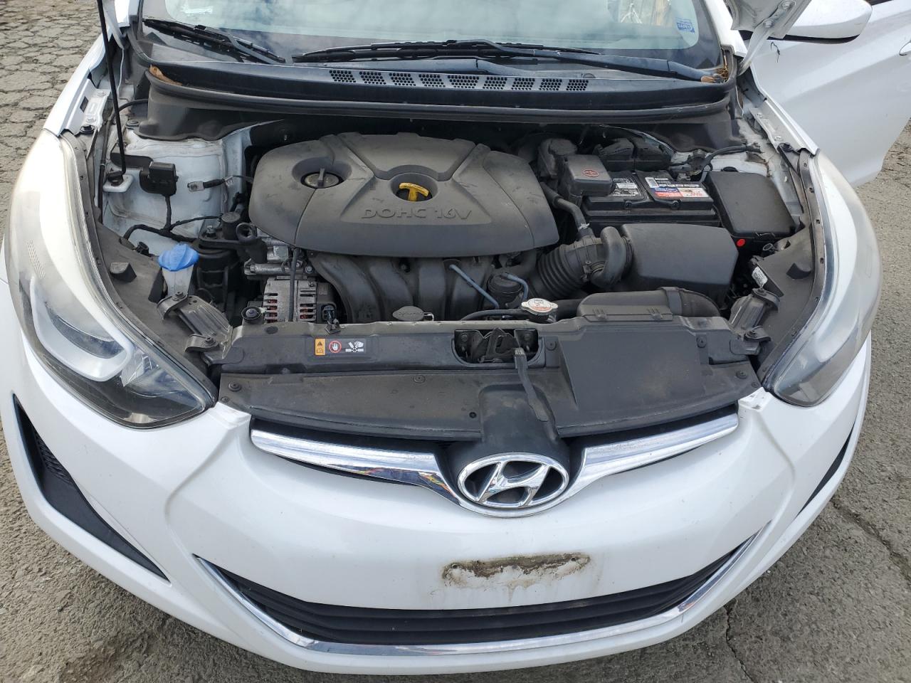 2016 Hyundai Elantra - Image 11