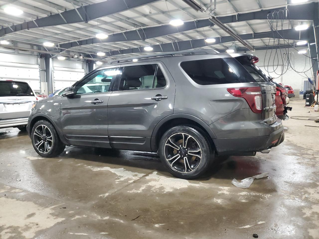2015 Ford Explorer - Image 2