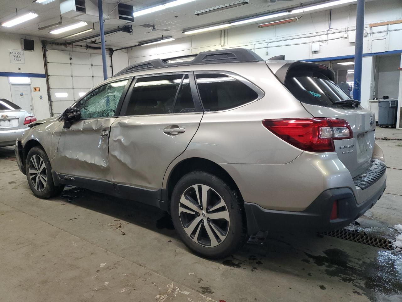 2018 Subaru Outback - Image 2
