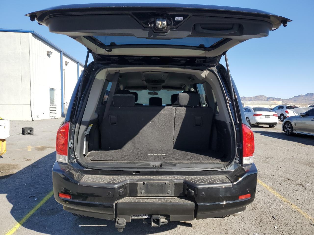 2015 Nissan Armada - Image 6