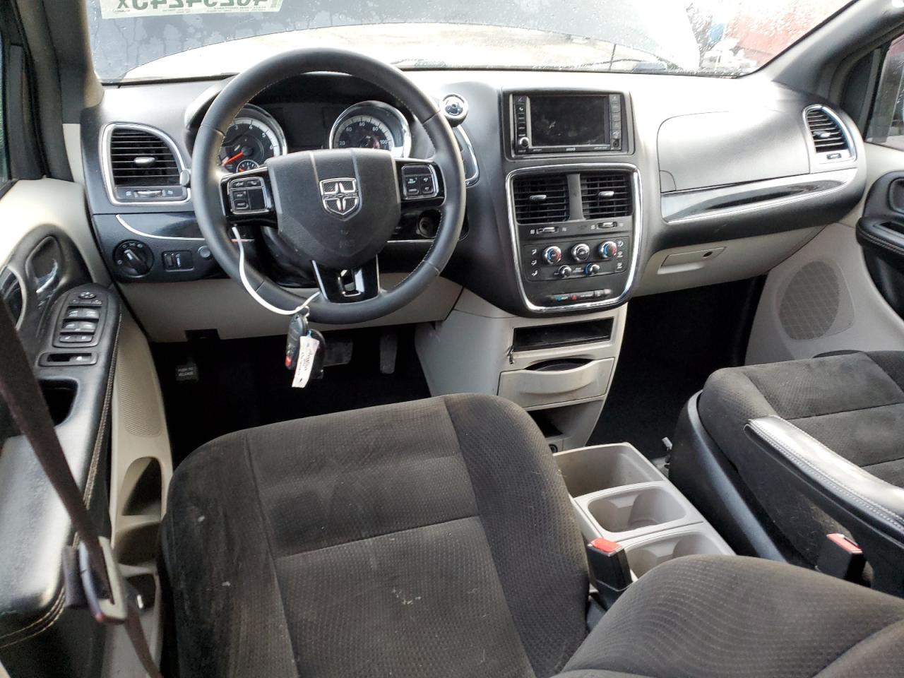 2016 Dodge Caravan - Image 8