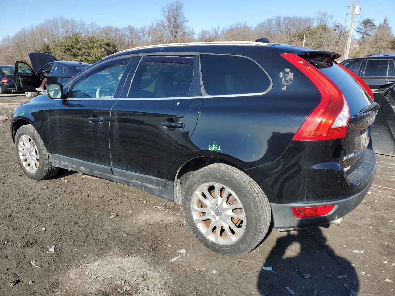 2010 Volvo XC60 - Image 2