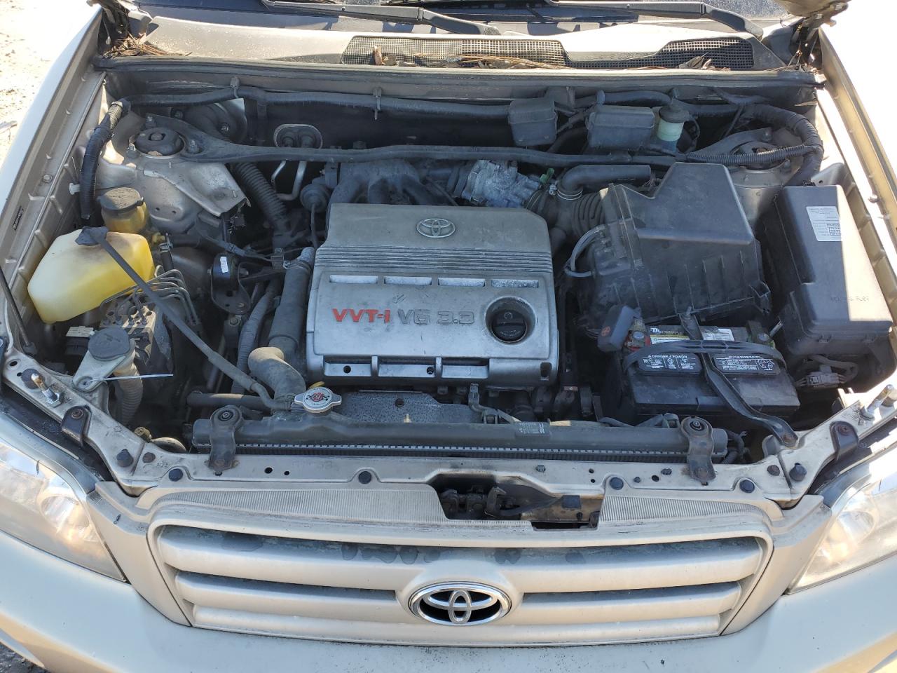 2004 Toyota Highlander - Image 12