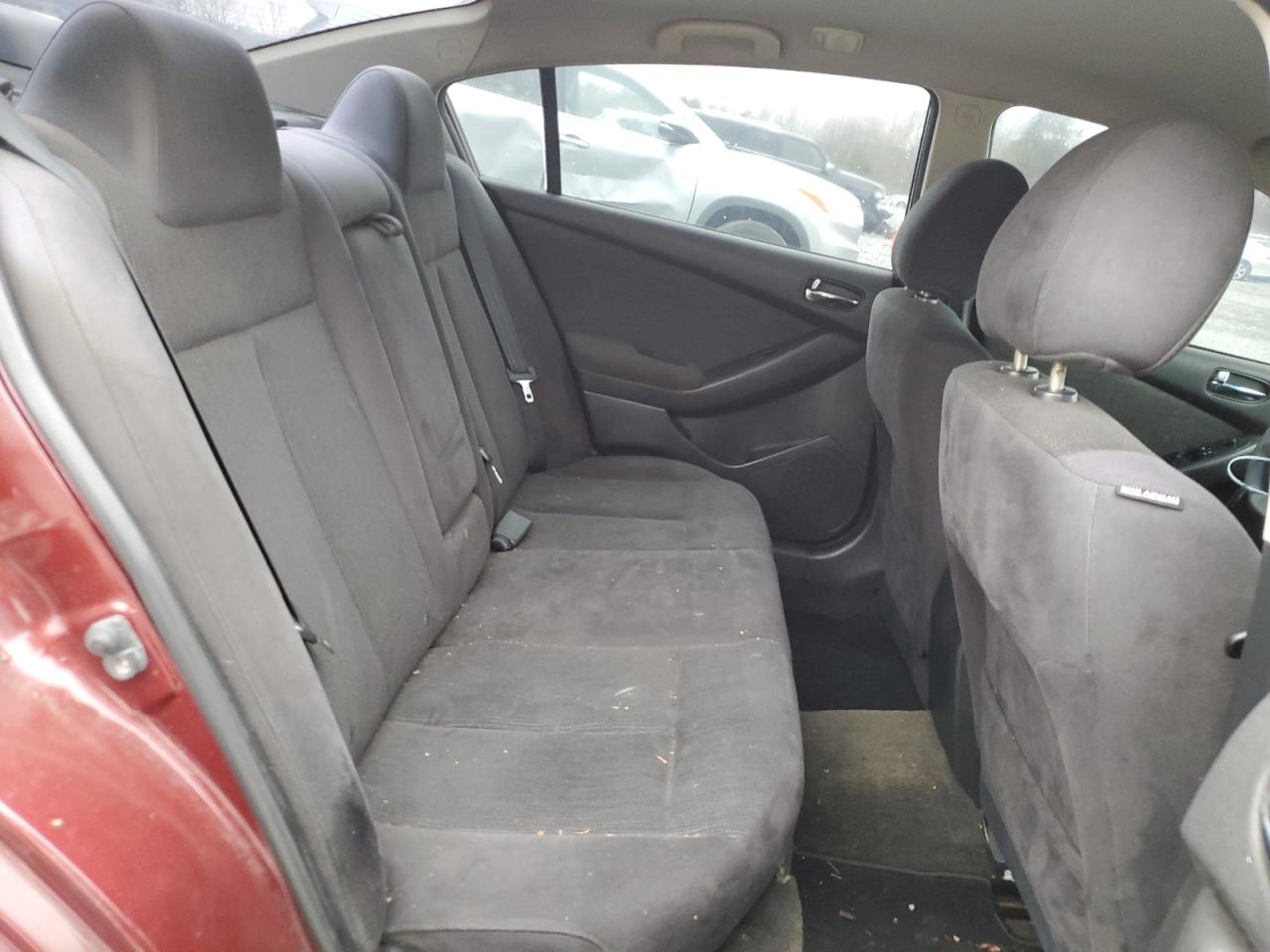 2012 Nissan Altima - Image 10