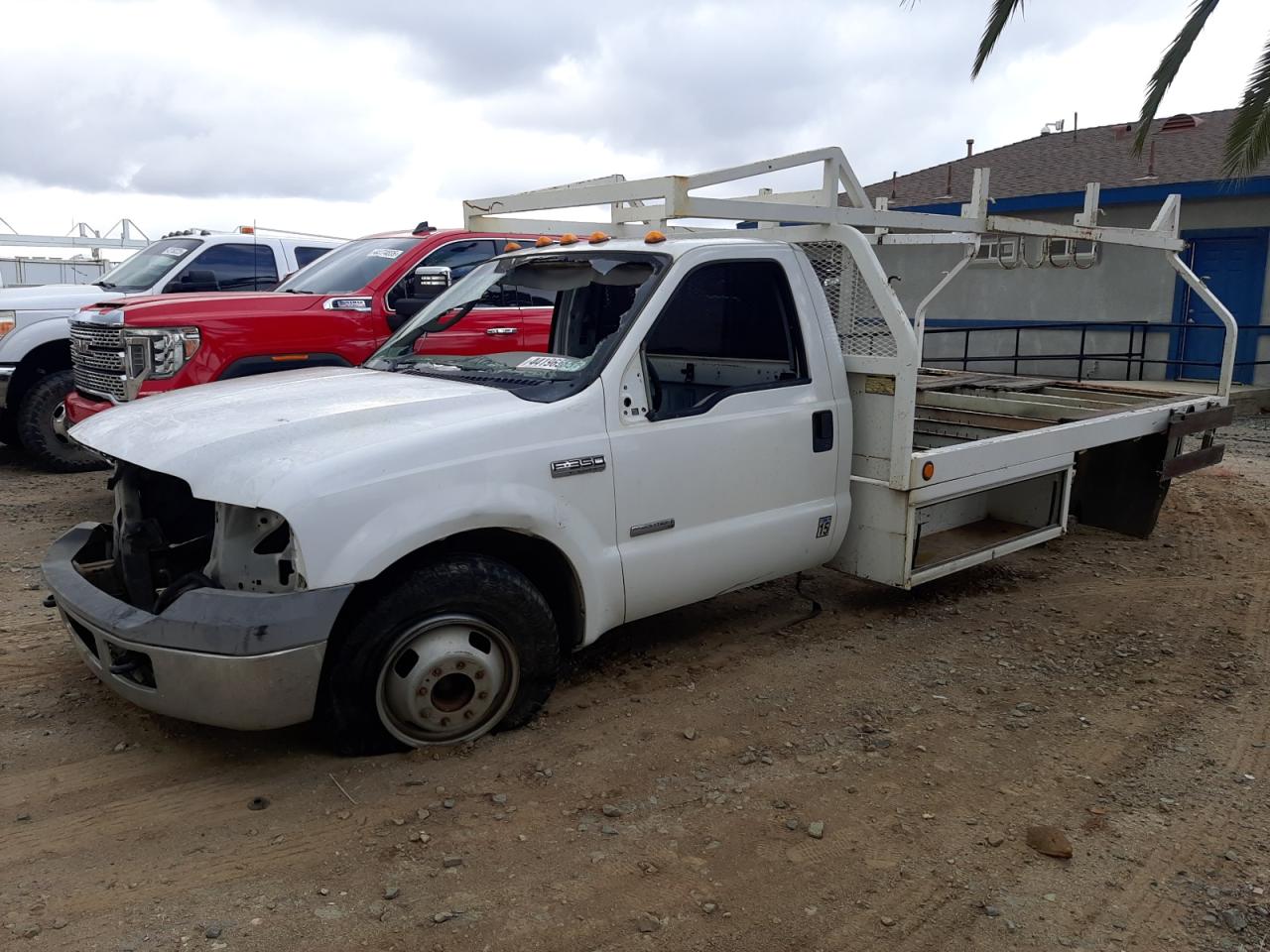 2006 Ford F350 Super Duty for Sale in Colton, CA - Stripped