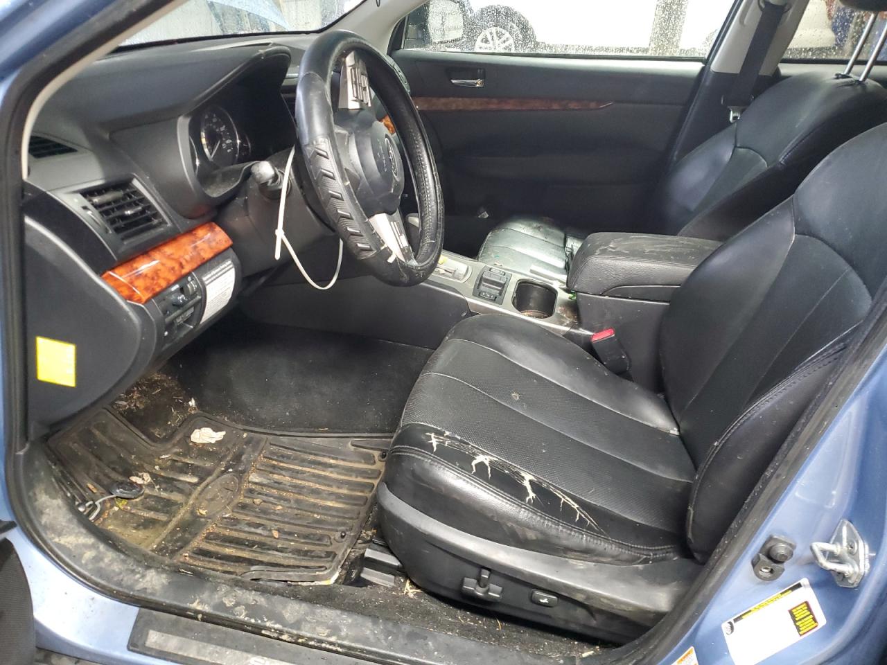 2011 Subaru Outback - Image 7