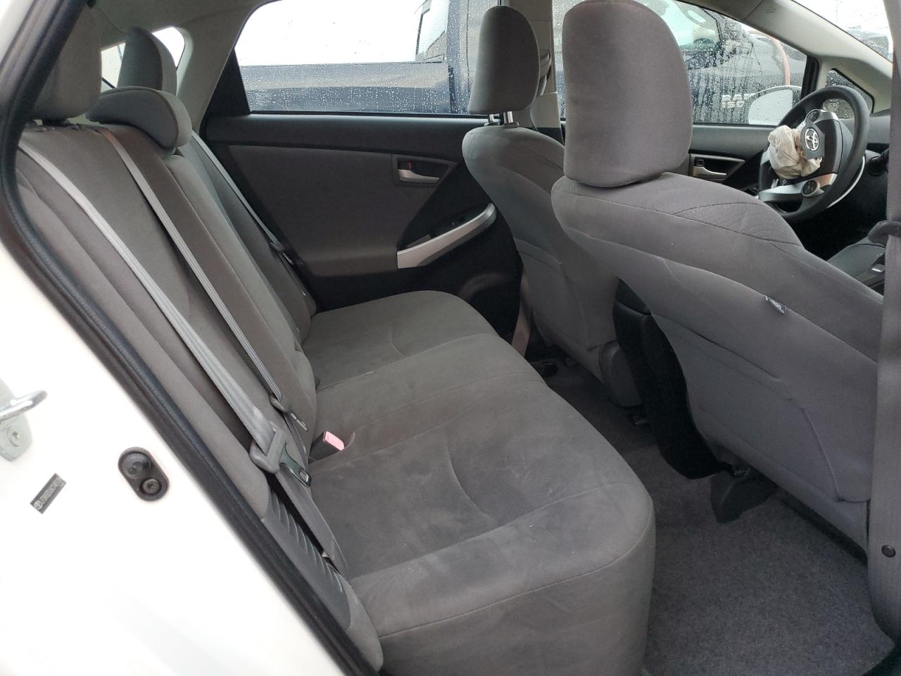 2012 Toyota Prius - Image 10