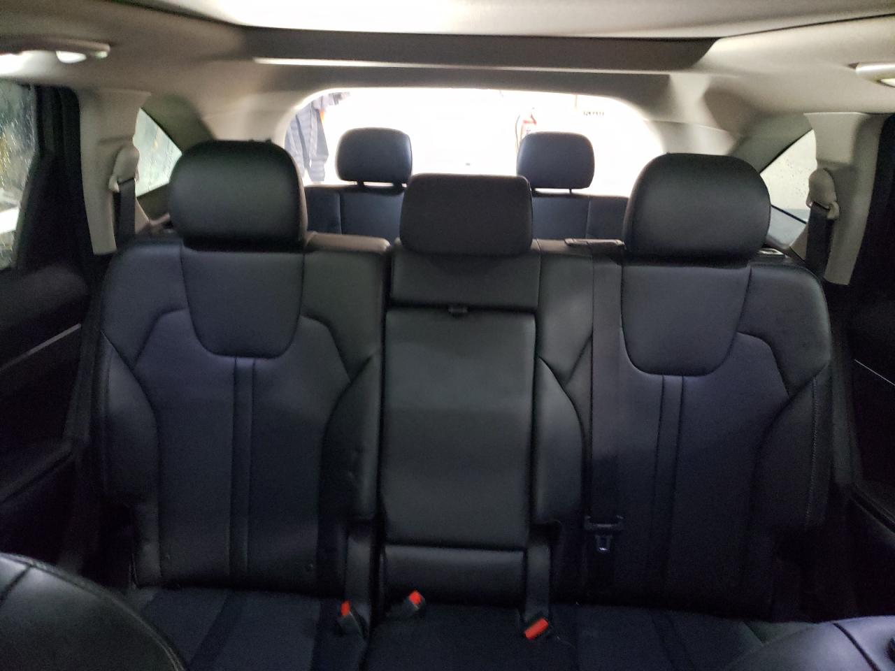 2021 Kia Sorento - Image 10