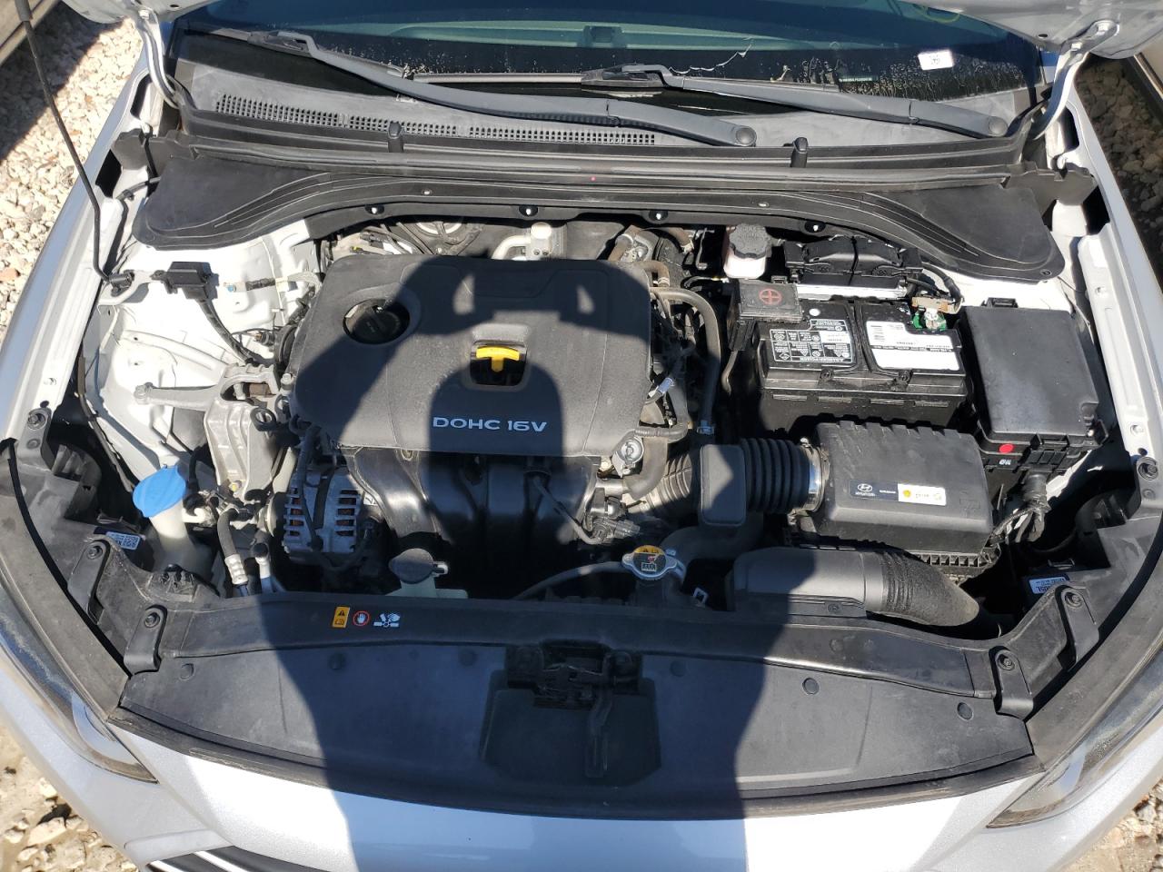 2018 Hyundai Elantra - Image 11