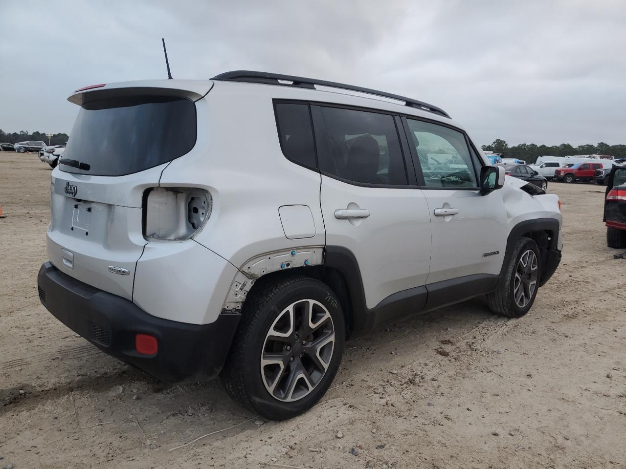 2018 Jeep Renegade - Image 3