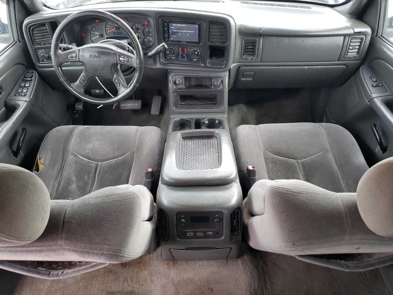 2005 GMC Sierra - Image 8