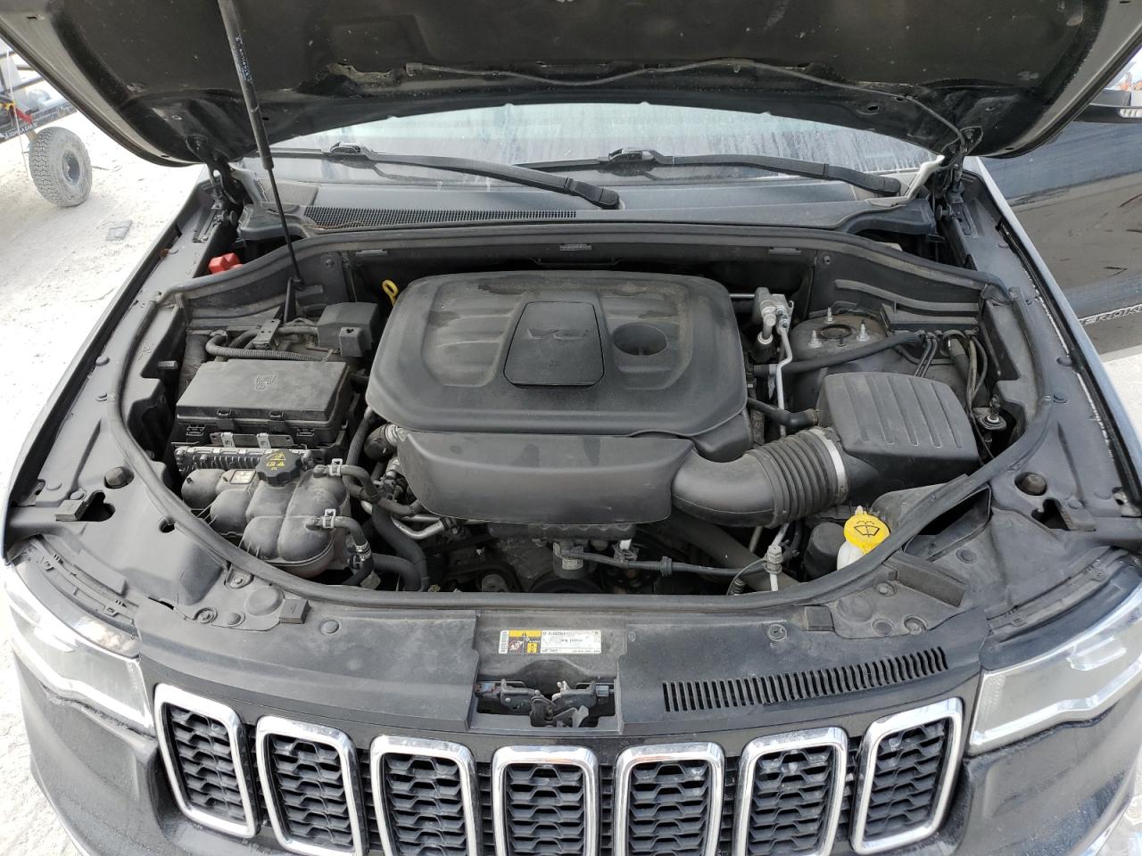 2020 Jeep Grand Cherokee - Image 12
