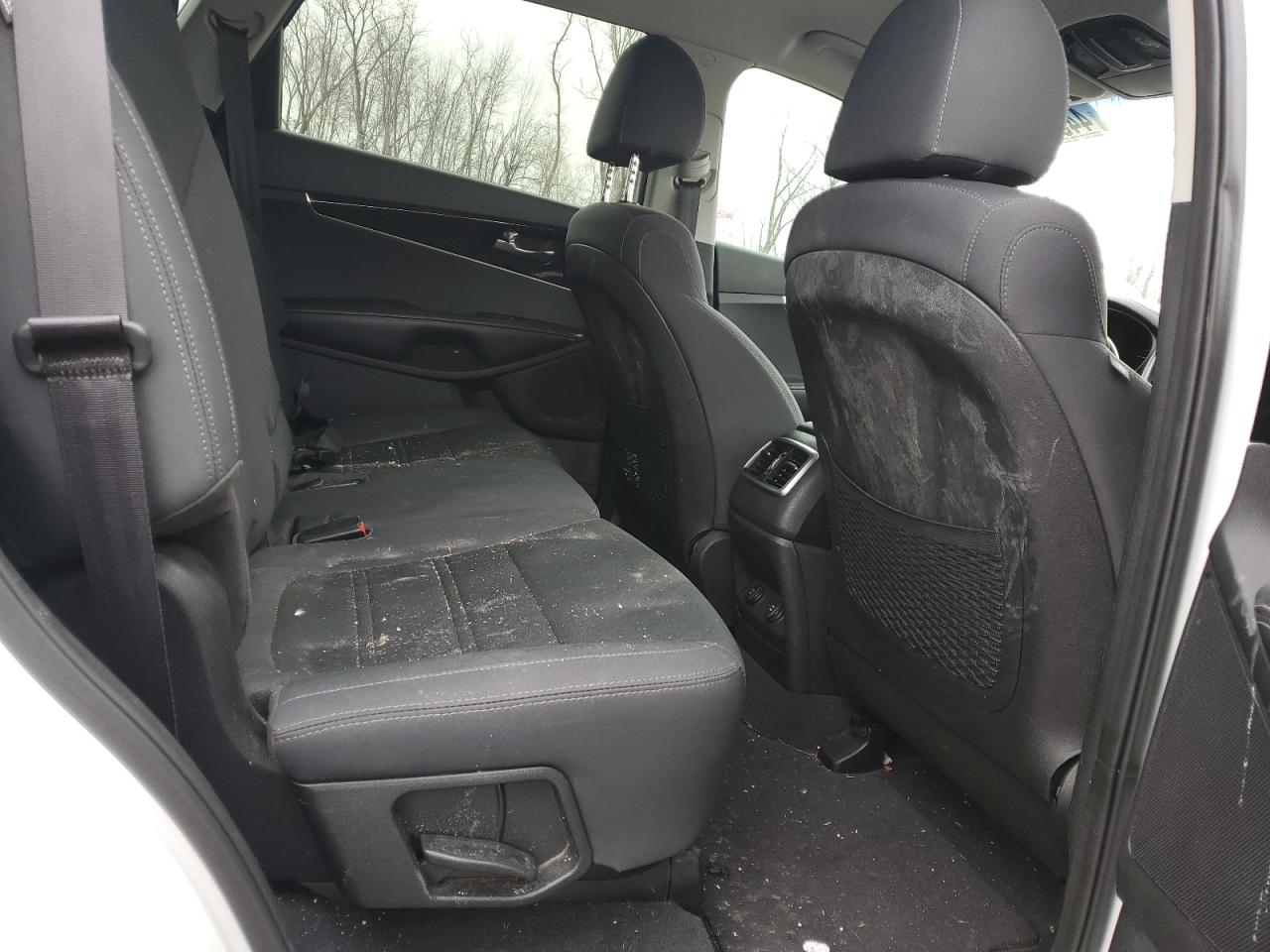 2019 Kia Sorento - Image 10