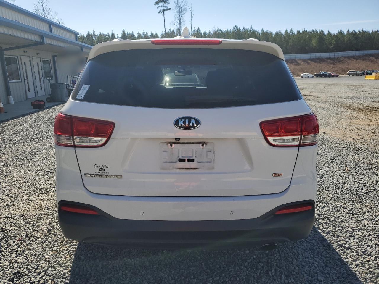 2016 Kia Sorento - Image 6