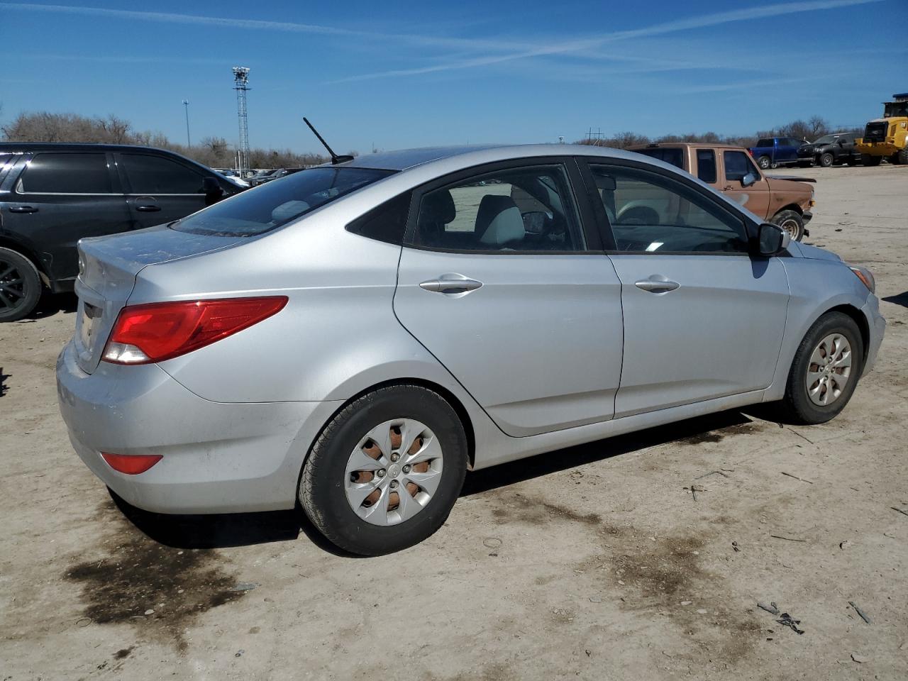 2015 Hyundai Accent - Image 3