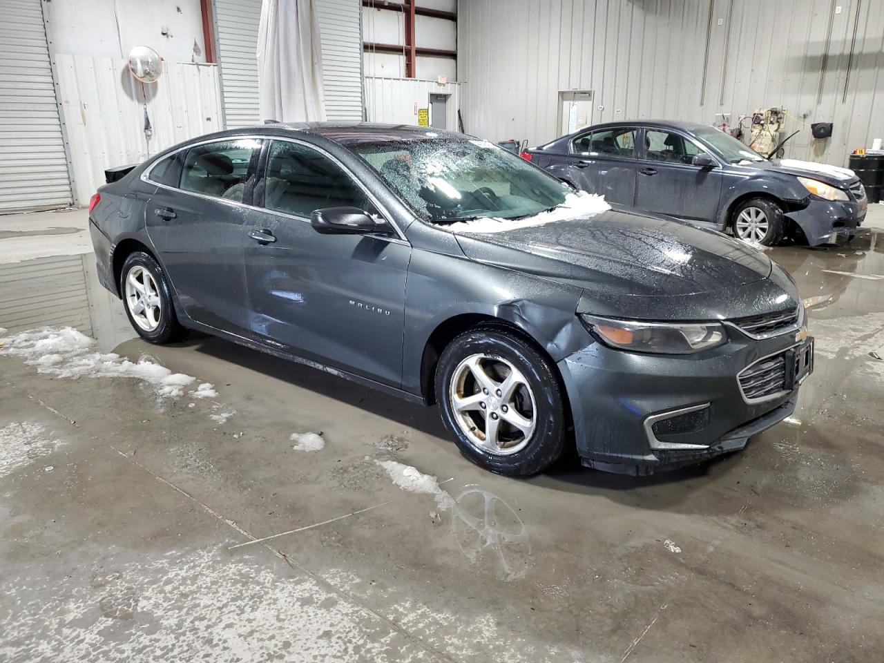2017 Chevrolet Malibu - Image 4