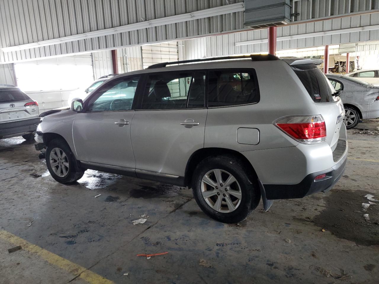 2013 Toyota Highlander - Image 2