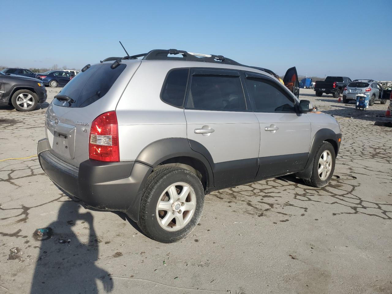2005 Hyundai Tucson - Image 3