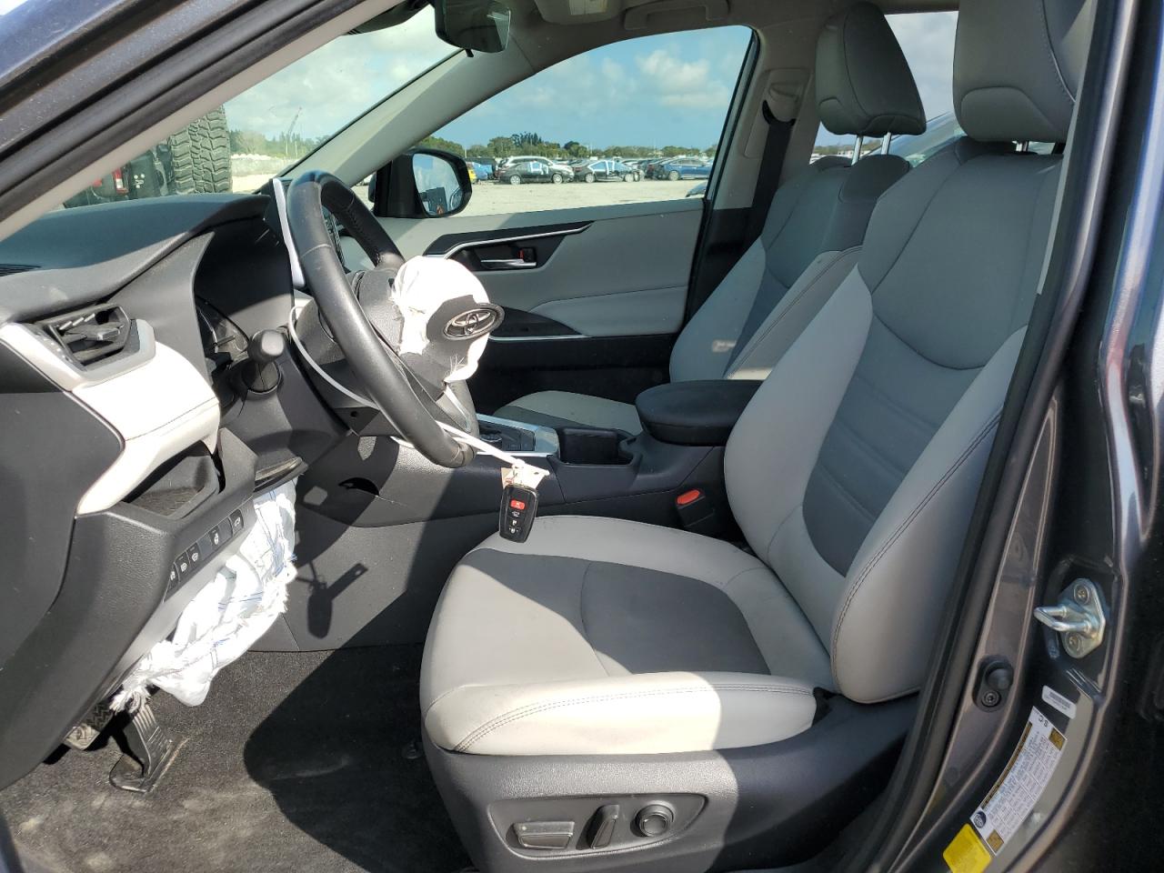 2024 Toyota RAV 4 - Image 7