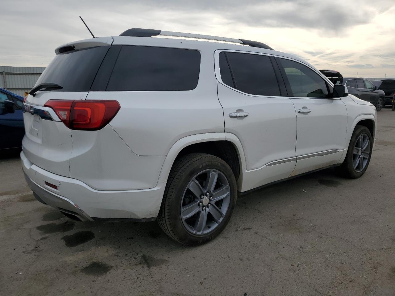2017 GMC Acadia - Image 3