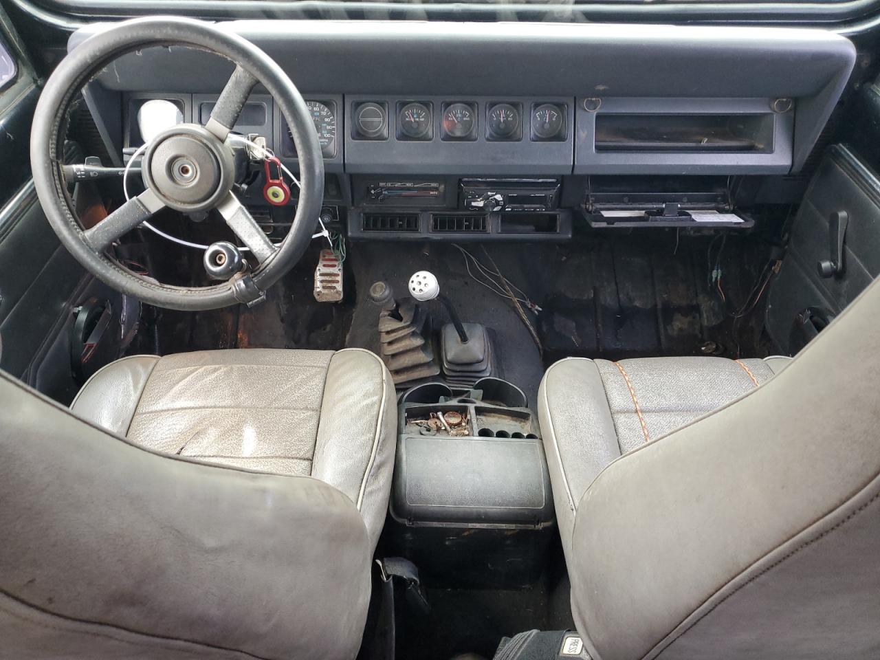 1992 Jeep Wrangler - Image 8