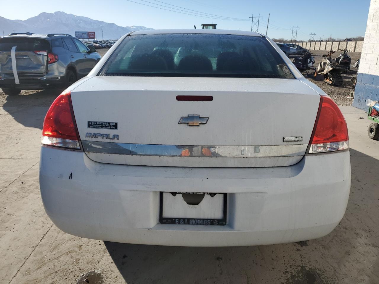 2011 Chevrolet Impala - Image 6
