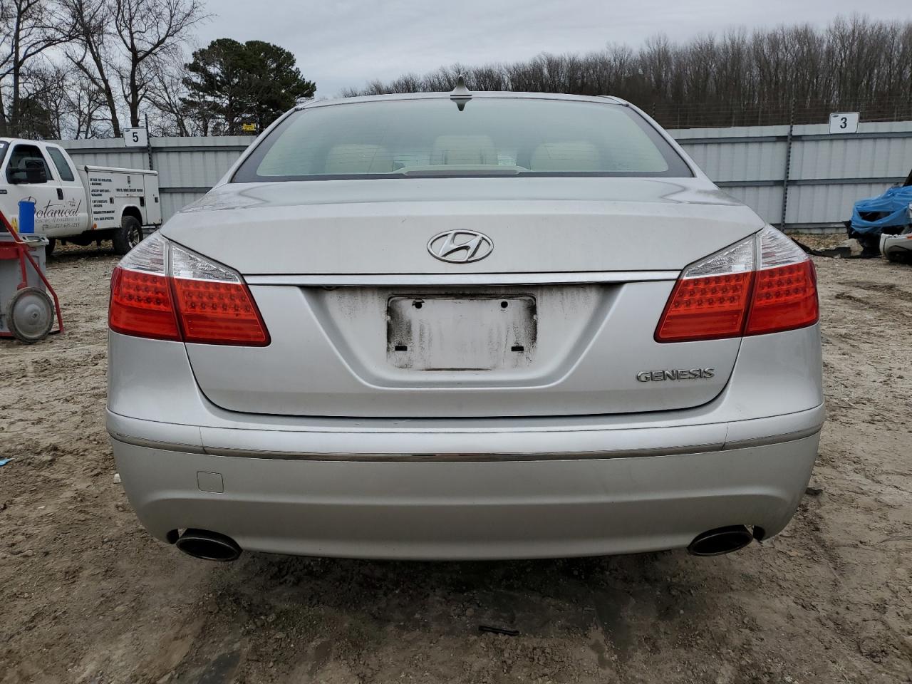 2011 Hyundai Genesis - Image 6